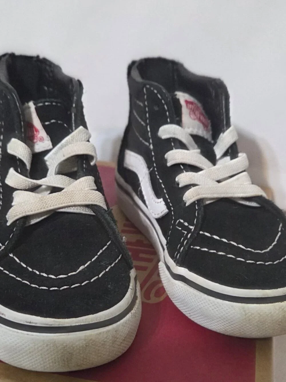 Vans Kids SK8-Hi Zip (VN000XG5Y28) Elastic Lace Up Black White Shoes Size US 6T